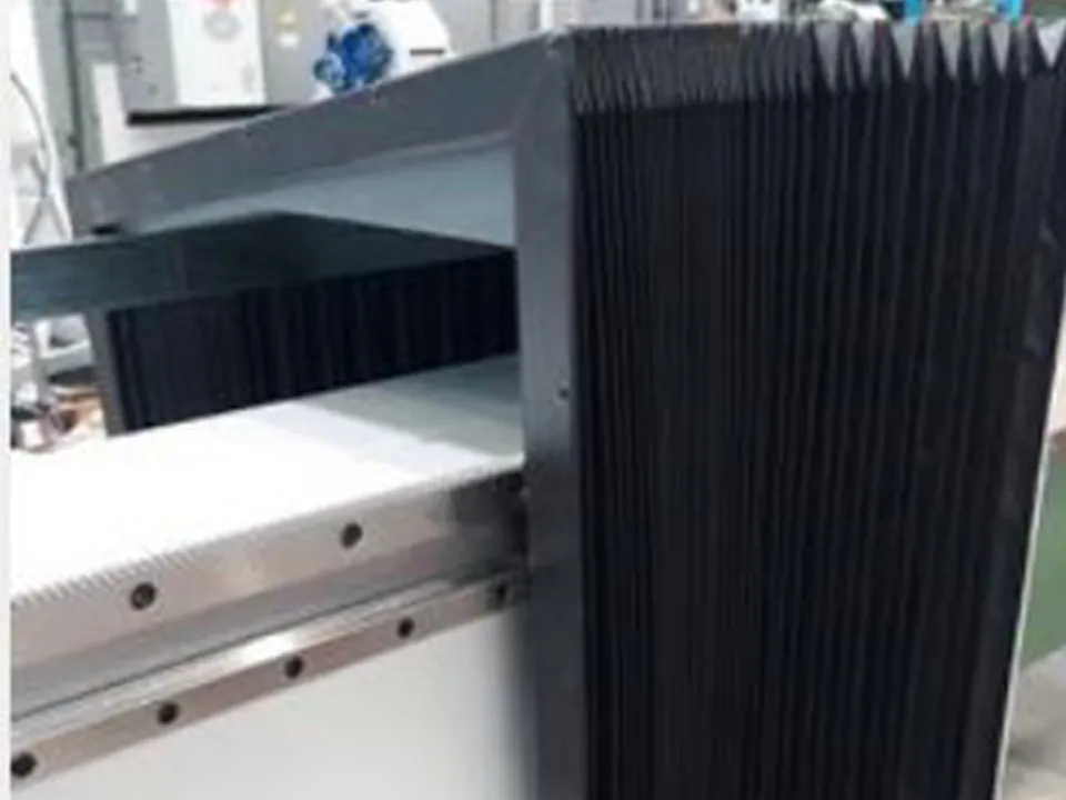 Easy sealing: safe protection from dust and water