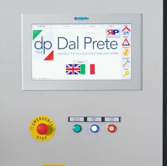 Mini Compact M 3.1 Premium — Control panel with 15,6” touchscreen to manage all plant operations.