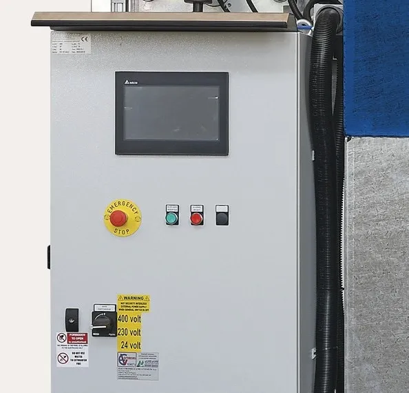 Super Compact 2.1 — Control panel with 10” touchscreen for managing all plant operations.